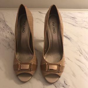 Via Uno croc embossed heels
